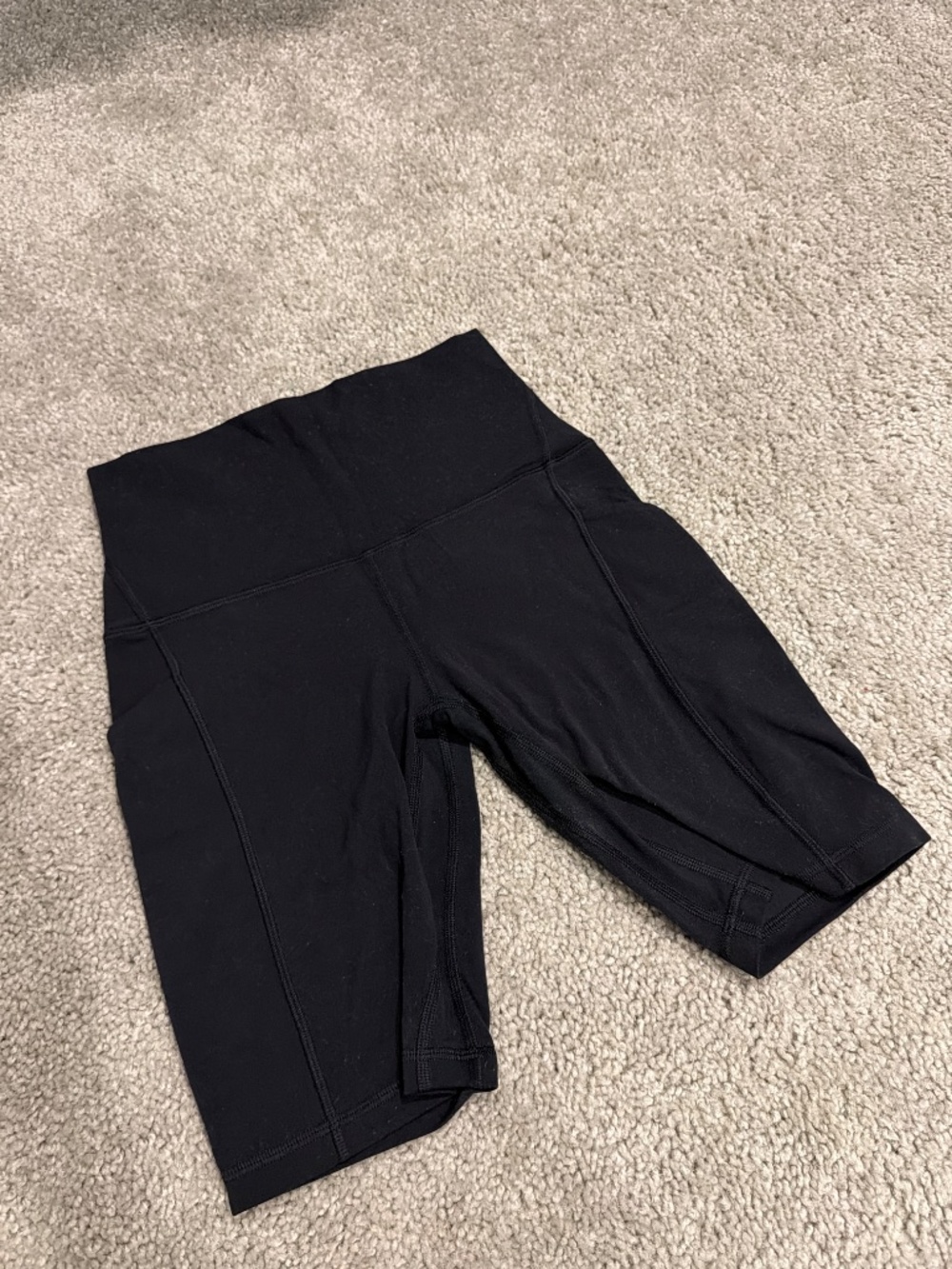 lululemon Align High-Rise Short with Pockets 8", Size 4 - Picture 3 of 6
